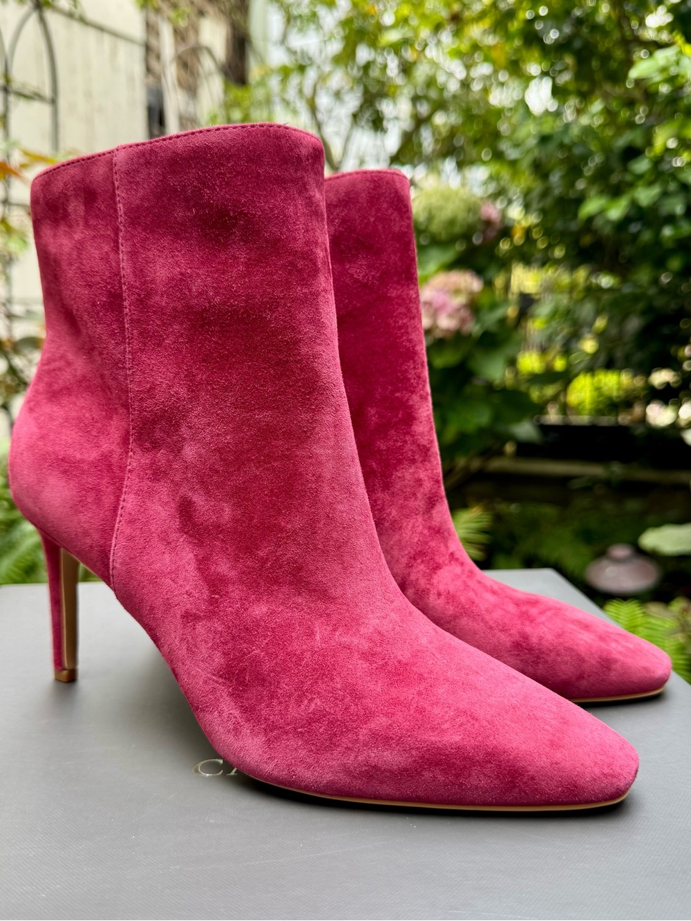 Vince Camuto Allost Suede Pointed-Toe Ankle Boots Red Brick Sz 7.5